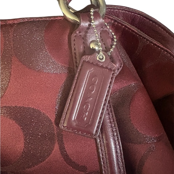 Coach Maroon Shoulder Bag with Structured Design and Metallic Hardware - Picture 2 of 10